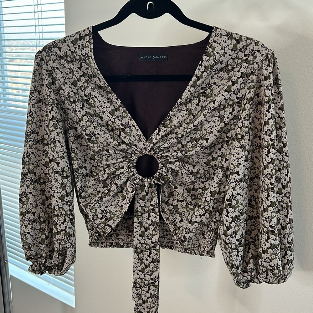 Floral crop top size M